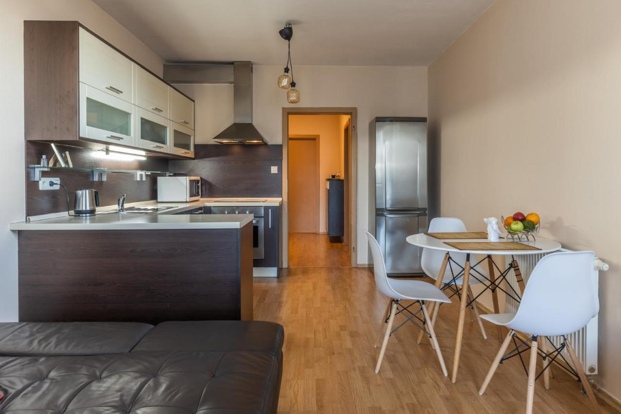 Apartman V Aleji Братислава Екстериор снимка