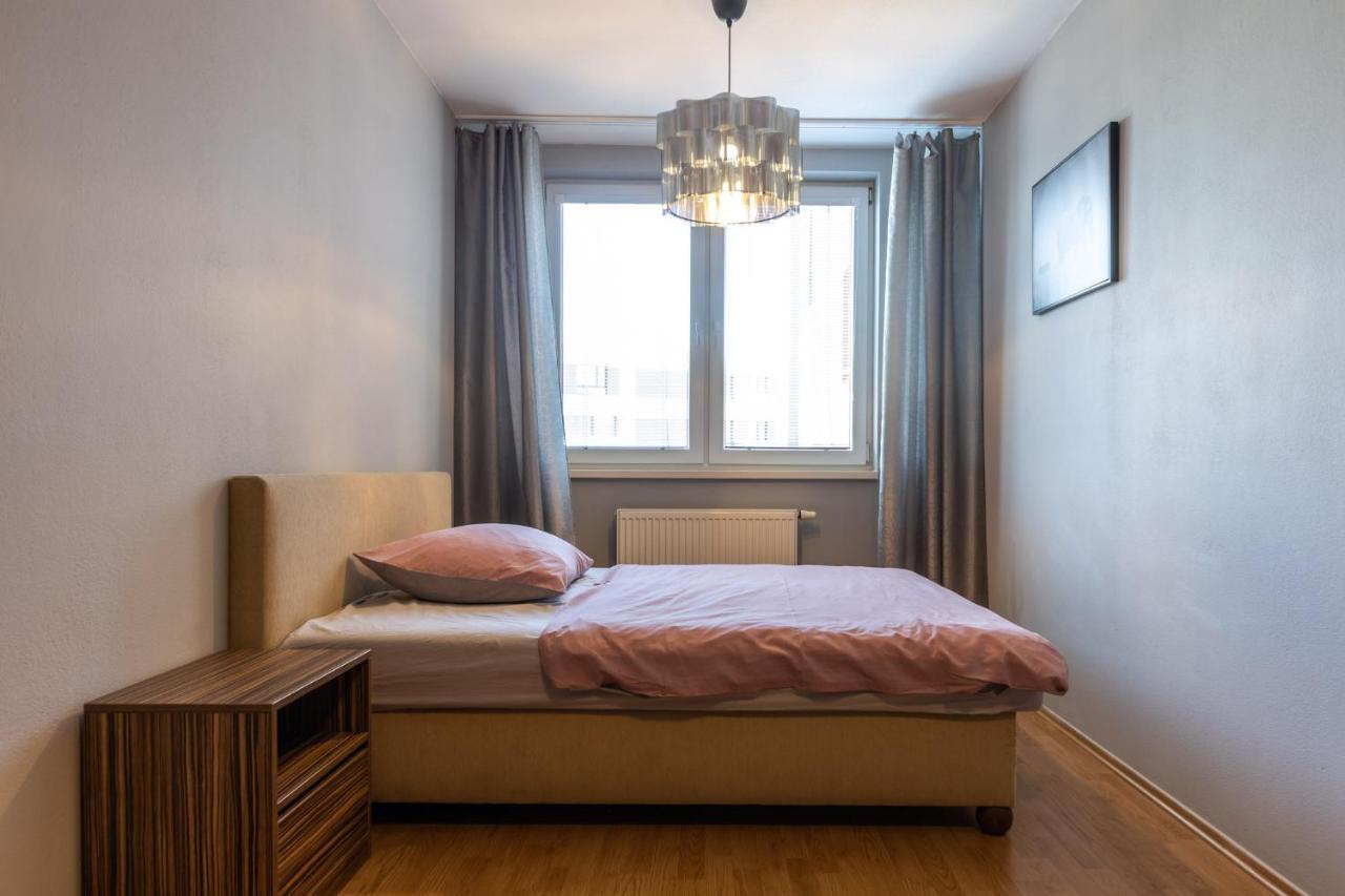 Apartman V Aleji Братислава Екстериор снимка