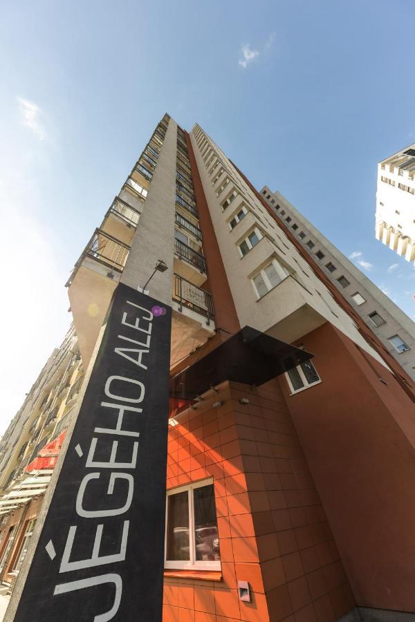 Apartman V Aleji Братислава Екстериор снимка